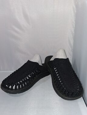Keen slip in sandals, size 7